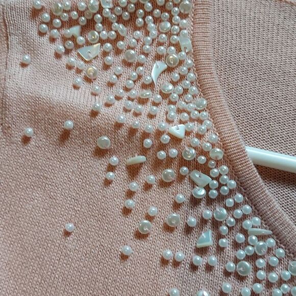 Adorable cashmere like sweater  with pearls - Picture 10 of 11